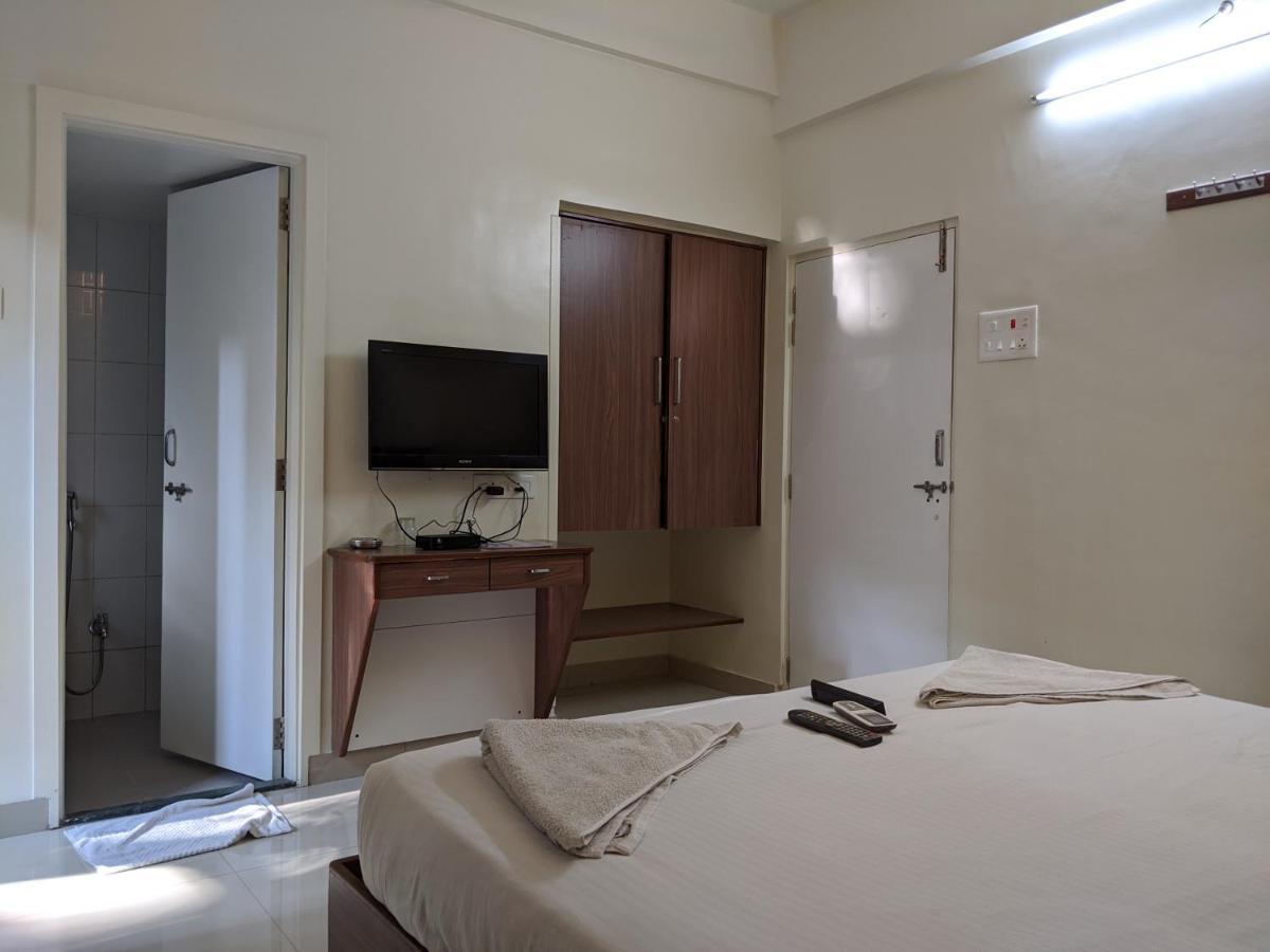 Suryavilla Hotel ปูเน่ ภายนอก รูปภาพ